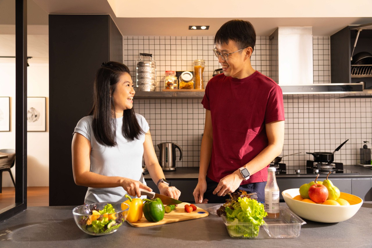couple preparing a healthy meal