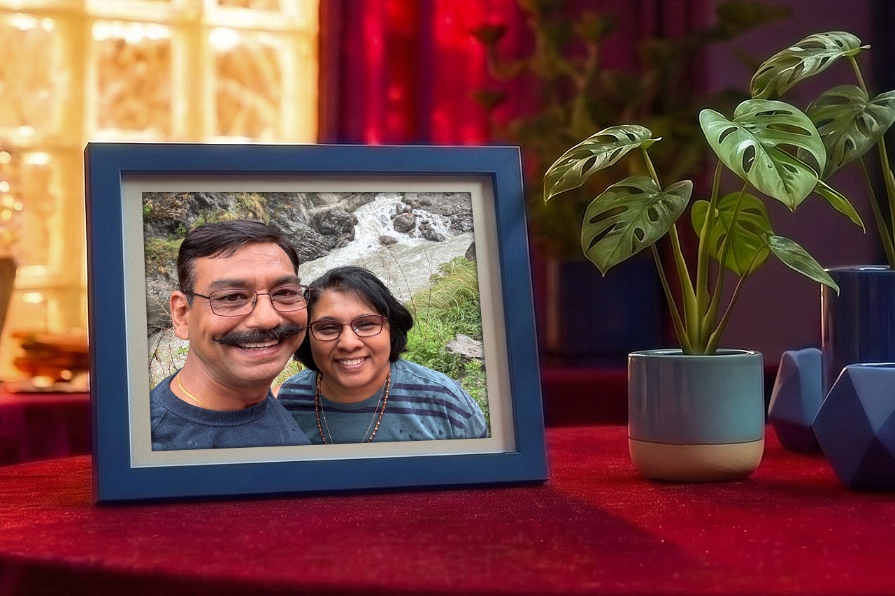 Photo frame of a couple on a trip