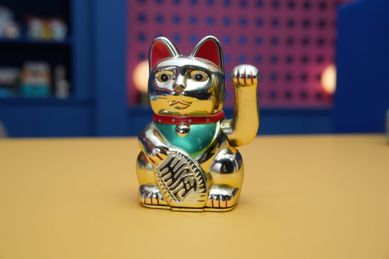 A fortune cat